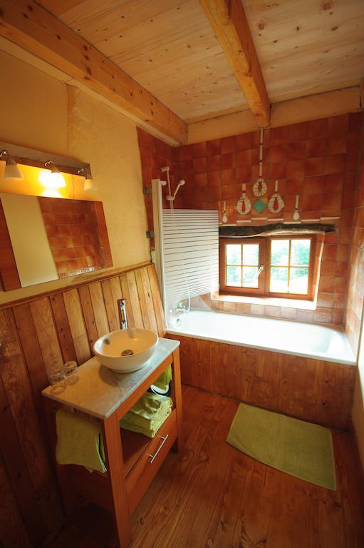 Les Grandes Fontaines Bed & Breakfast La Longine Bilik gambar