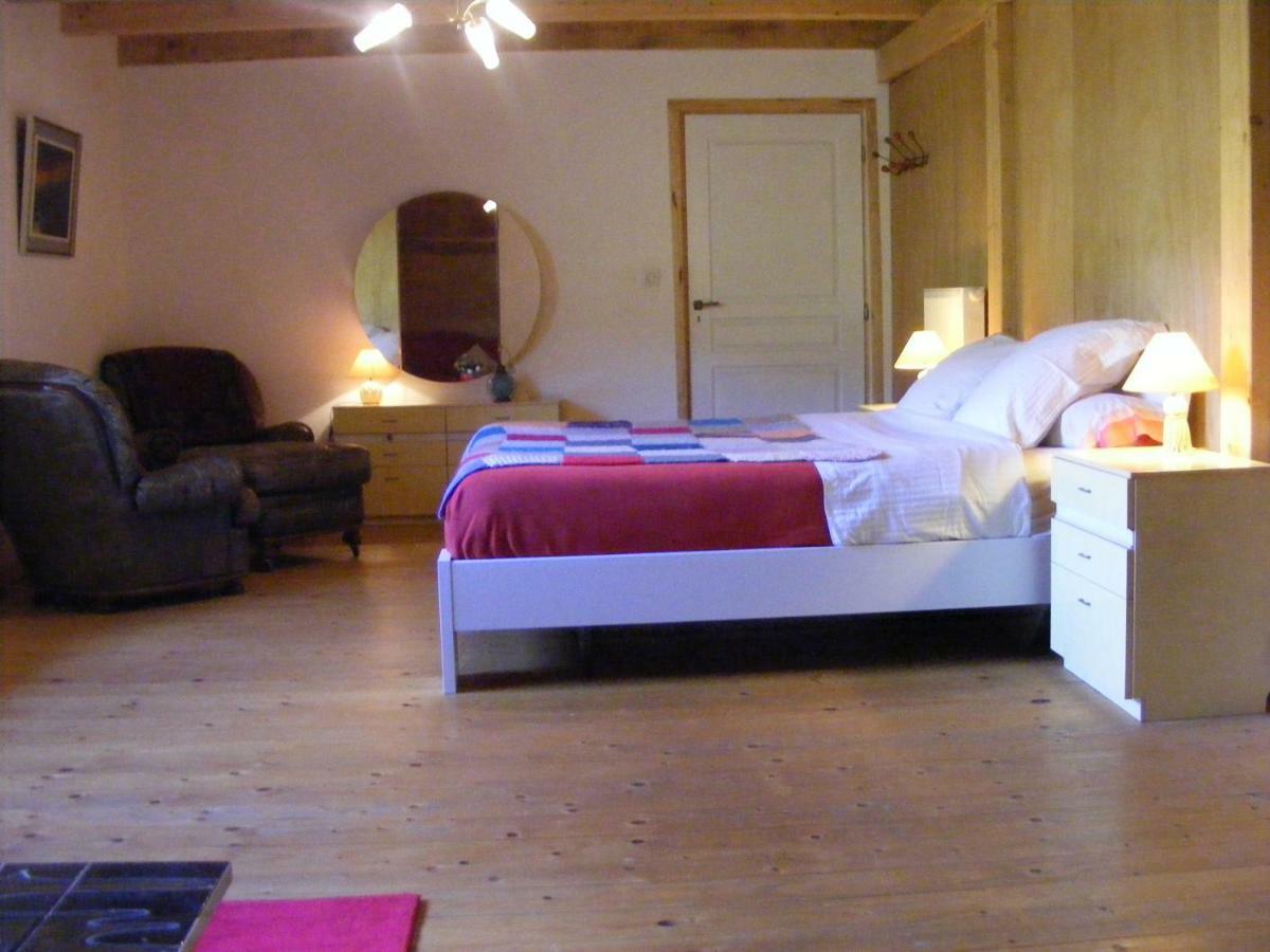 Les Grandes Fontaines Bed & Breakfast La Longine Luaran gambar